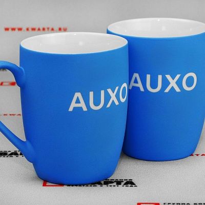 Керамические кружки с покрытием софт-тач и лазерной гравировкой для "AUXO"