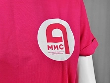 Печать логотипа на футболках для академии моделинга и саморазвития "МИС"
