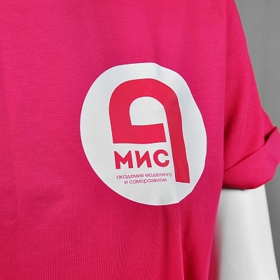 Печать логотипа на футболках для академии моделинга и саморазвития "МИС"