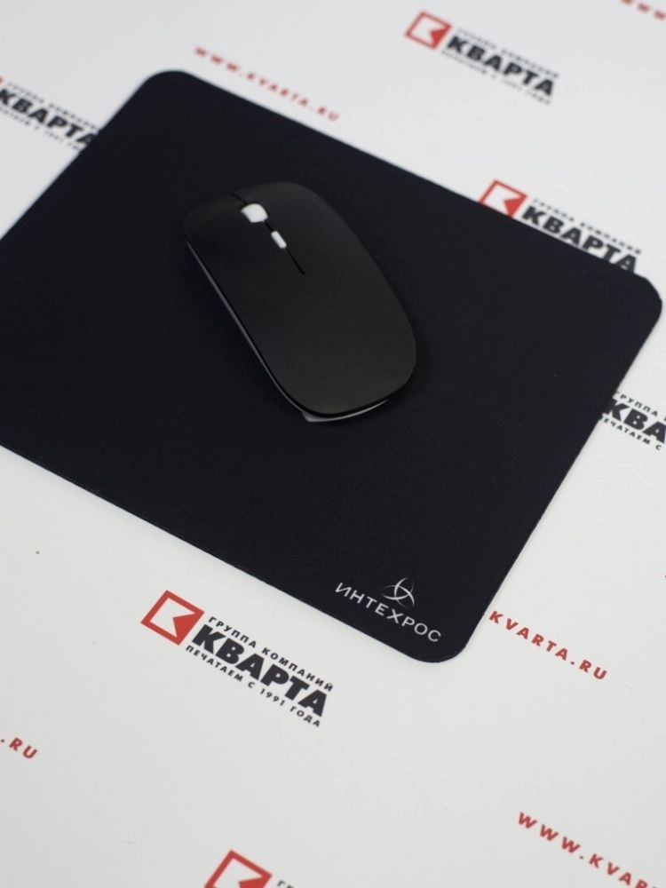 Коврик для компьютерной мышки в черном цвете с сублимационной печатью логотипа в один цвет для «ИНТЕХРОС»